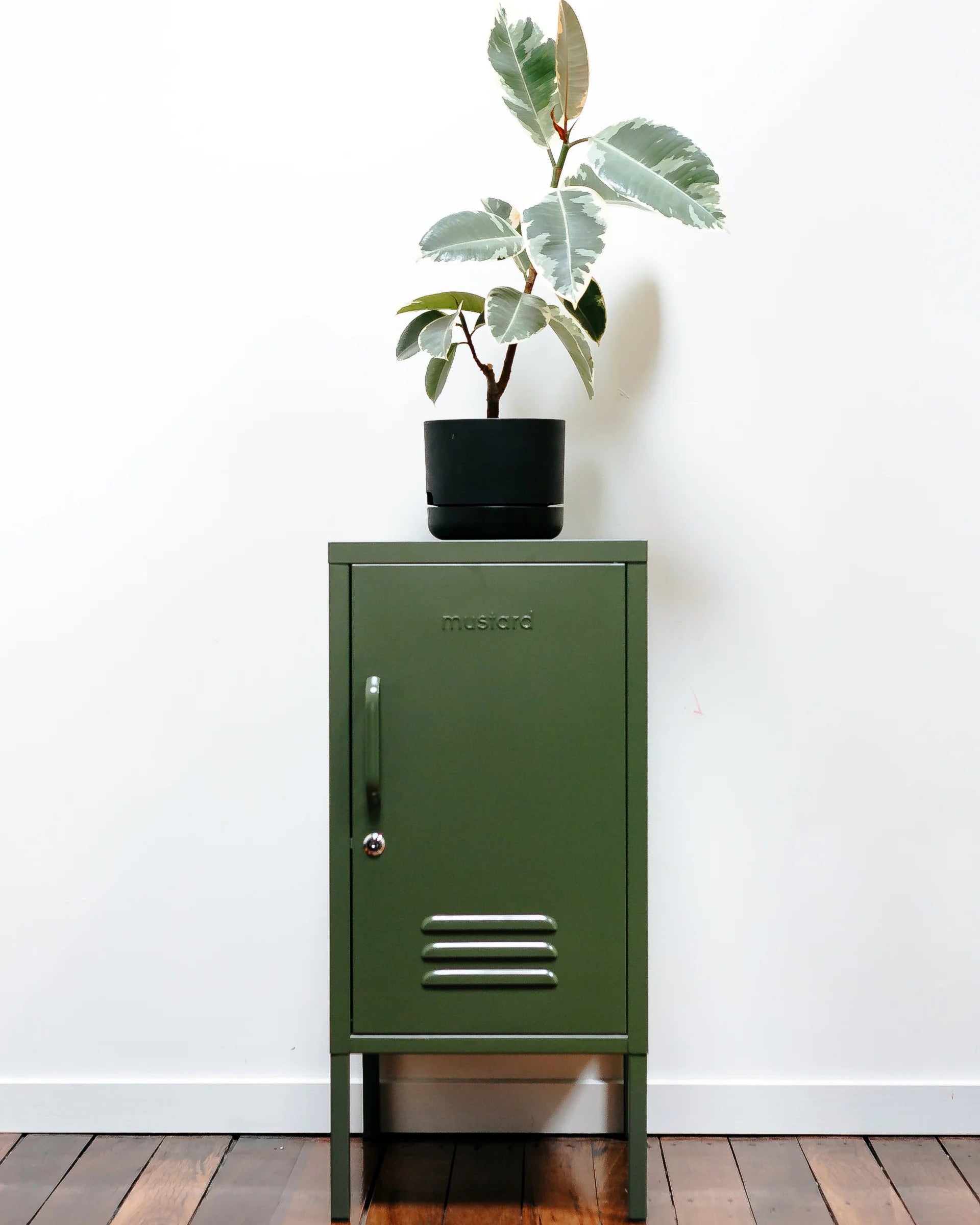 The Shorty in olive