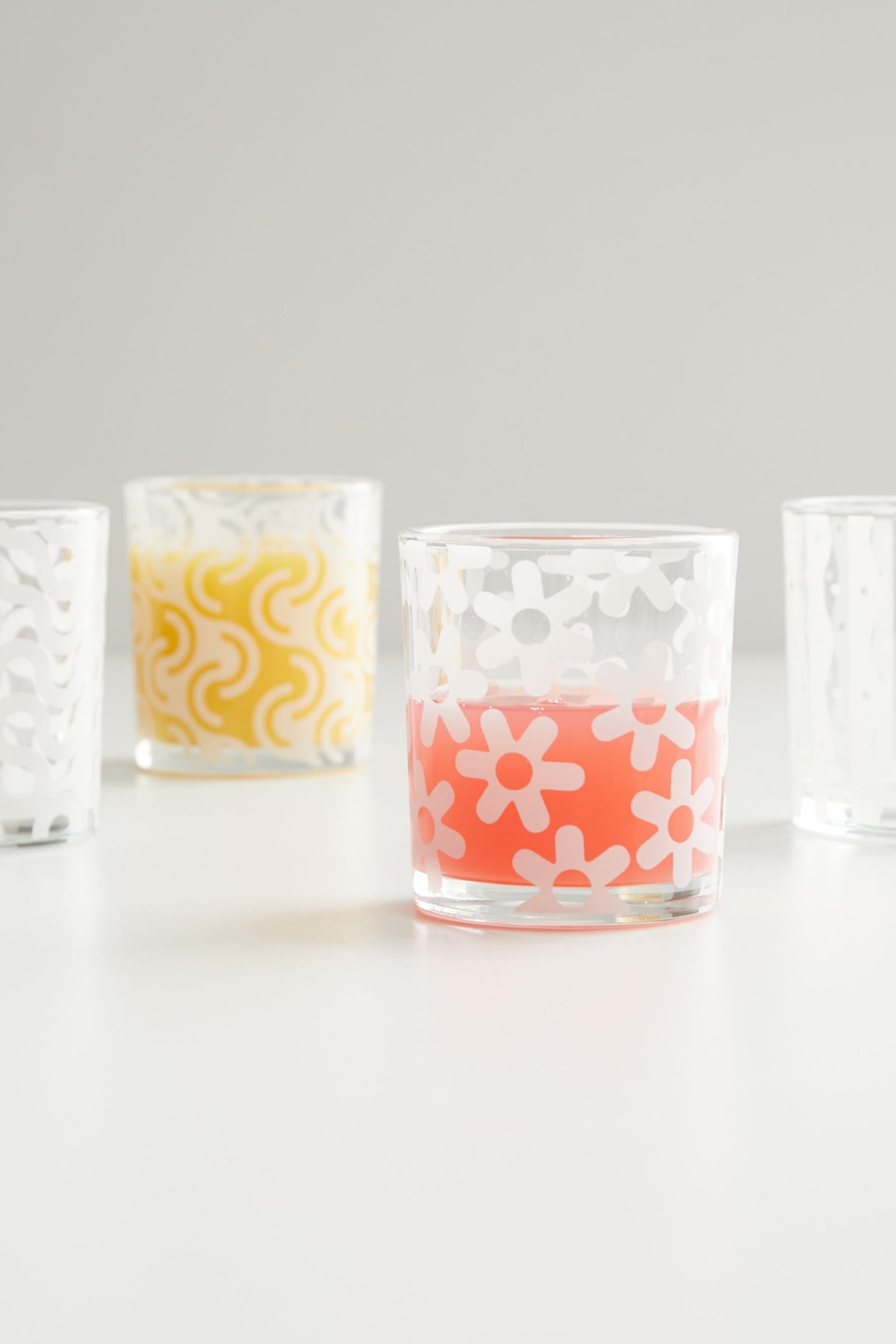 Pattern glasses white set of 4