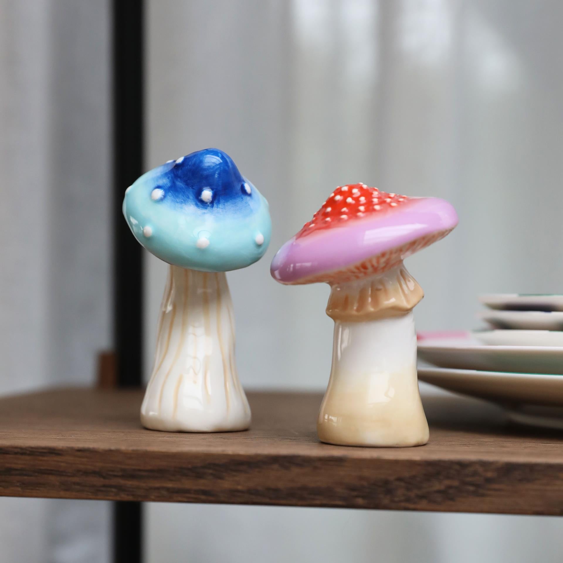 Salt and pepper magic mushroom