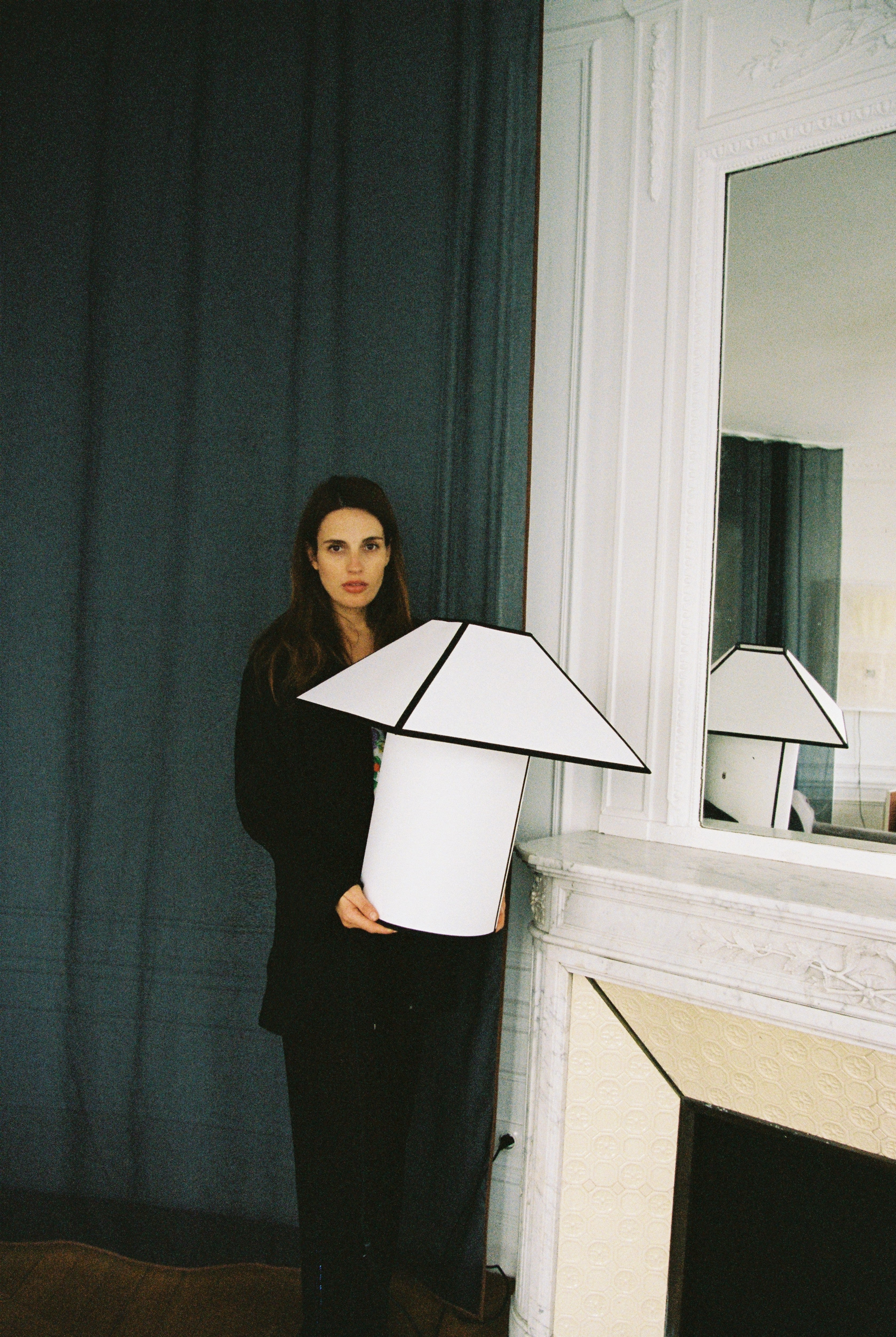 Ava pyramid table lamp 450