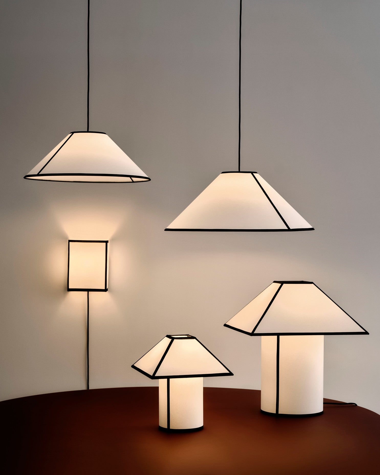 Ava pyramid table lamp 450
