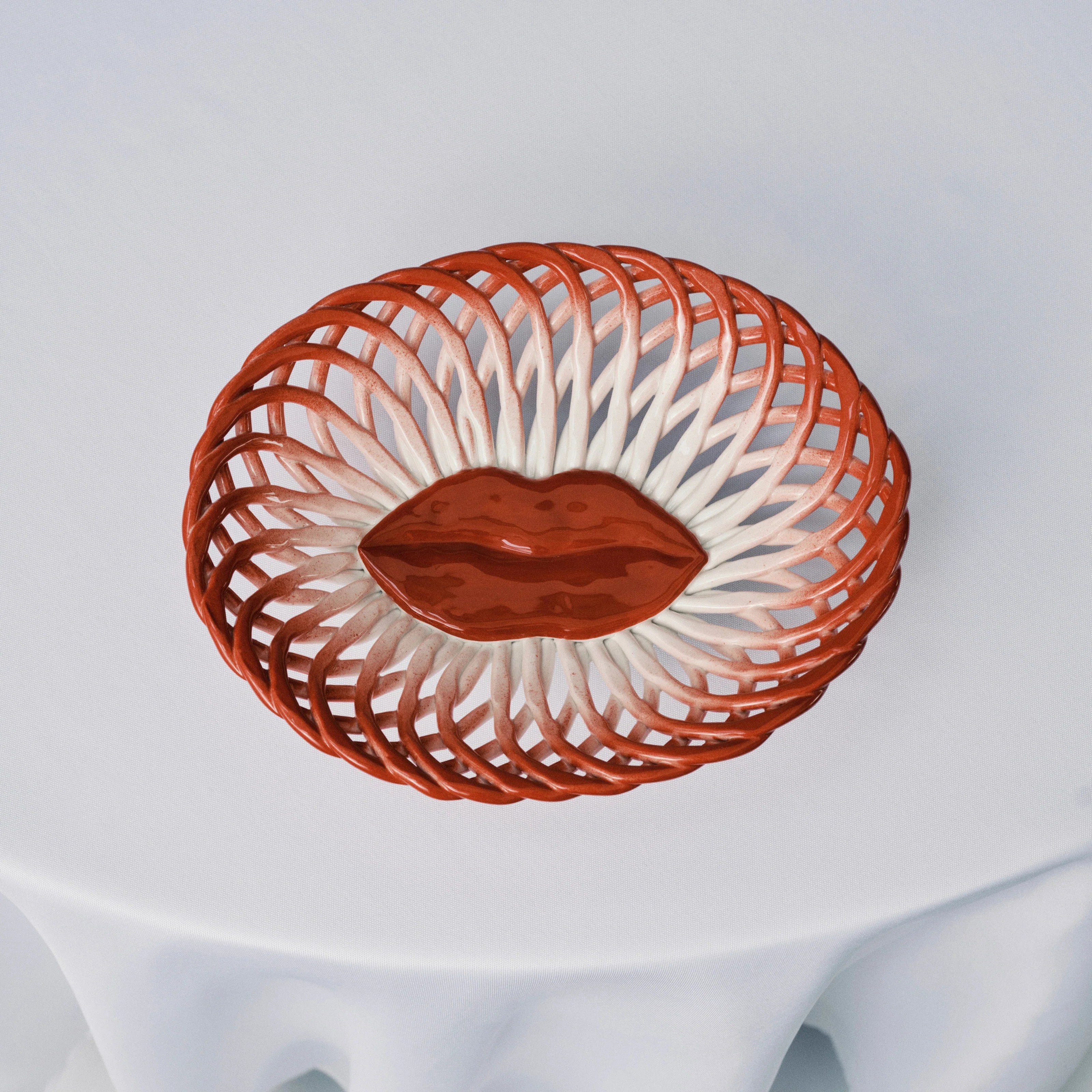 Basket Salvador red - white Les Objets Mouleversants