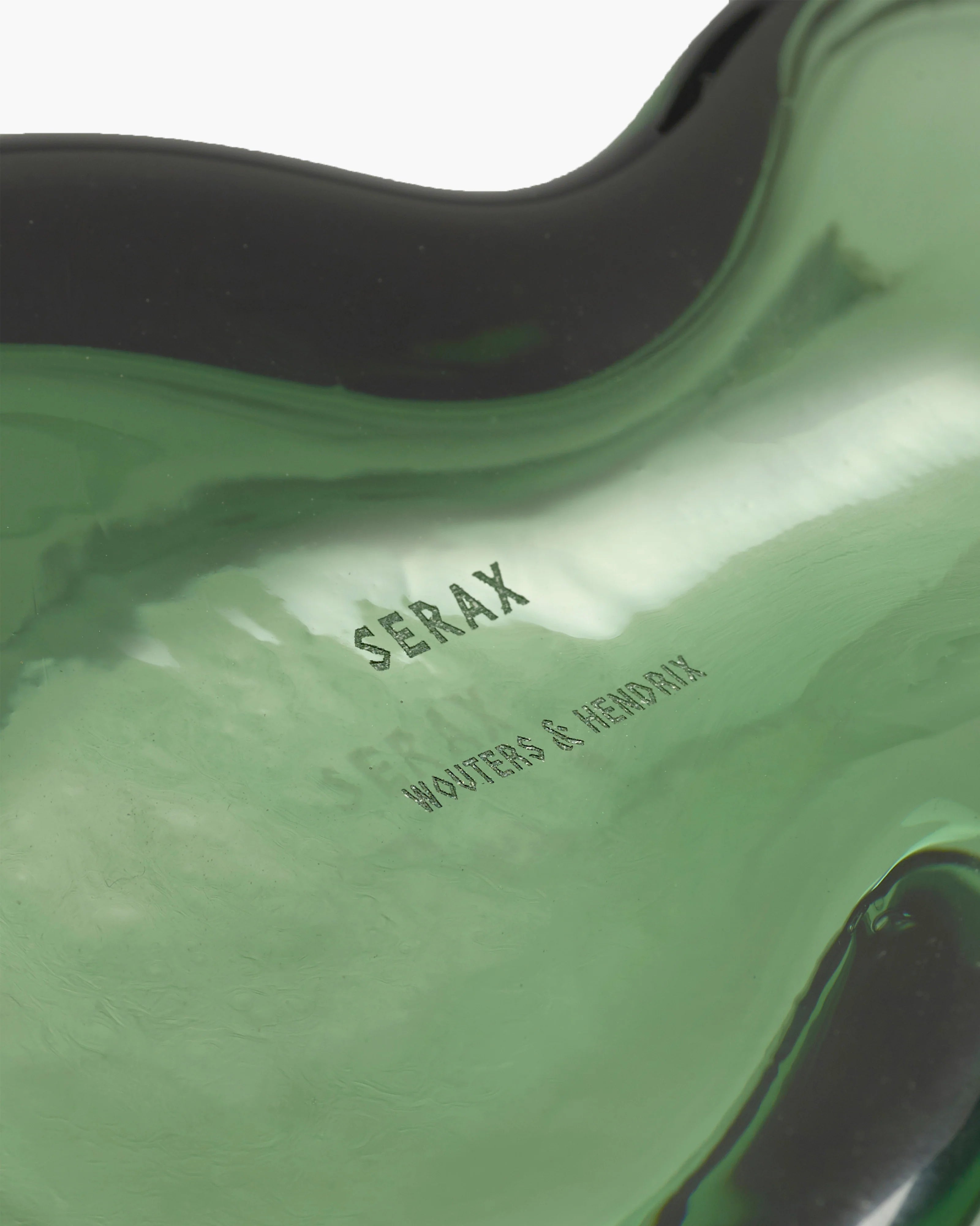 Carafe Edward emerald green Les Objets Mouleversants