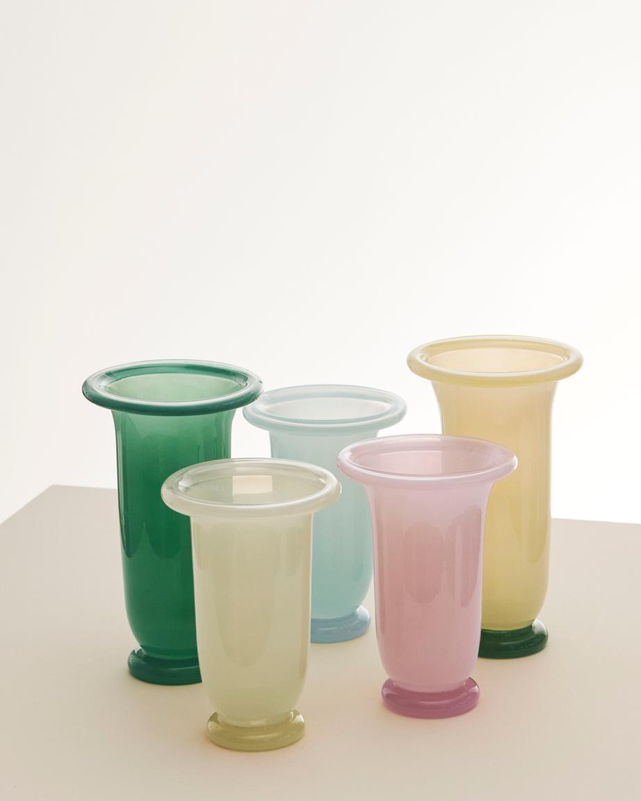 Empire vase large sand with lemon rim and green base