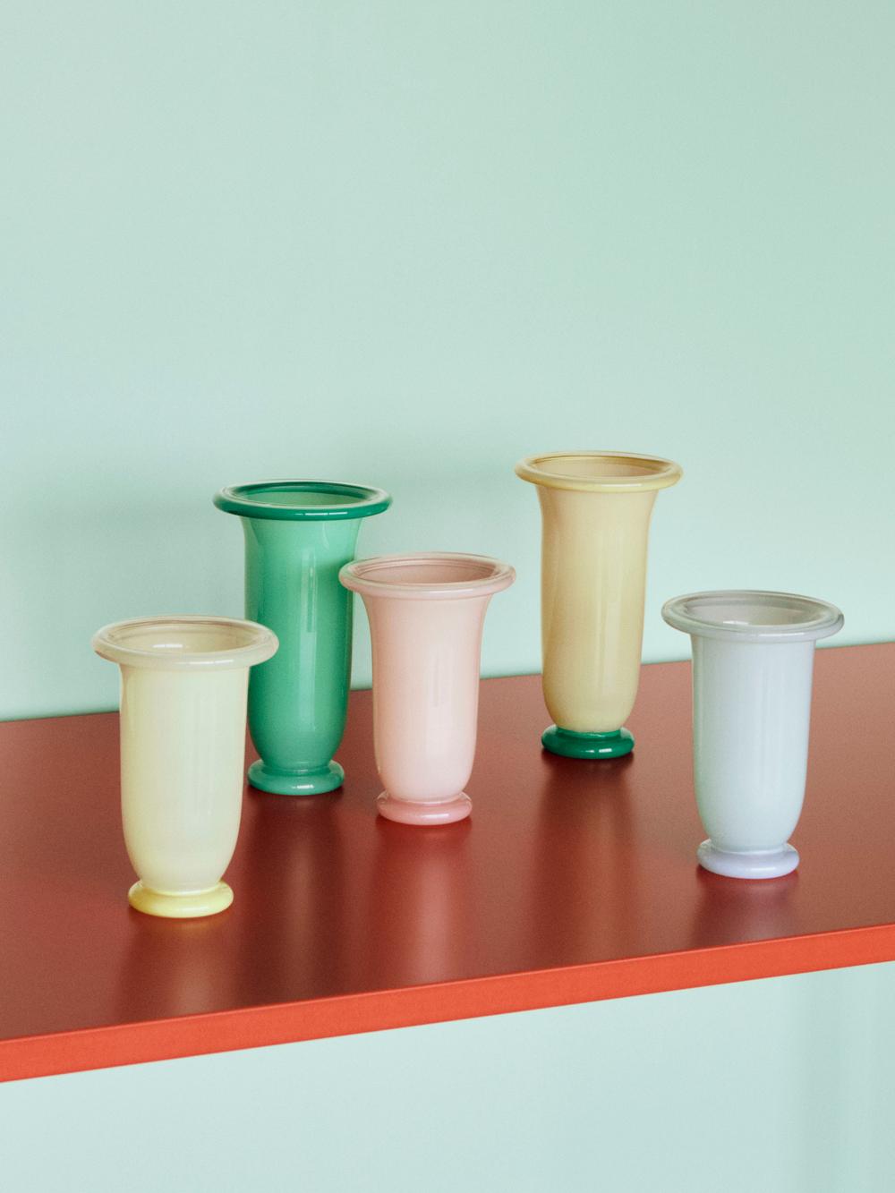 Empire vase large sand with lemon rim and green base