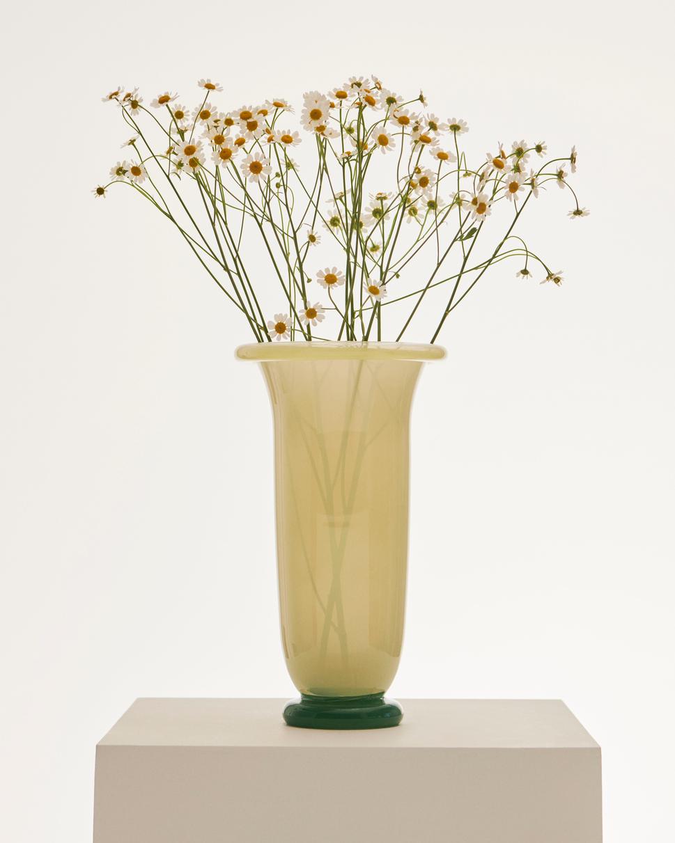 Empire vase large sand with lemon rim and green base