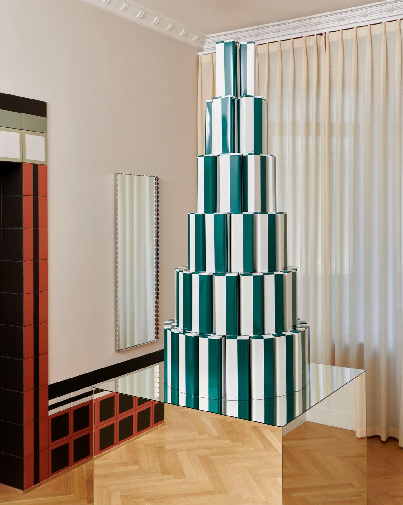 Tin container slim green and off-white