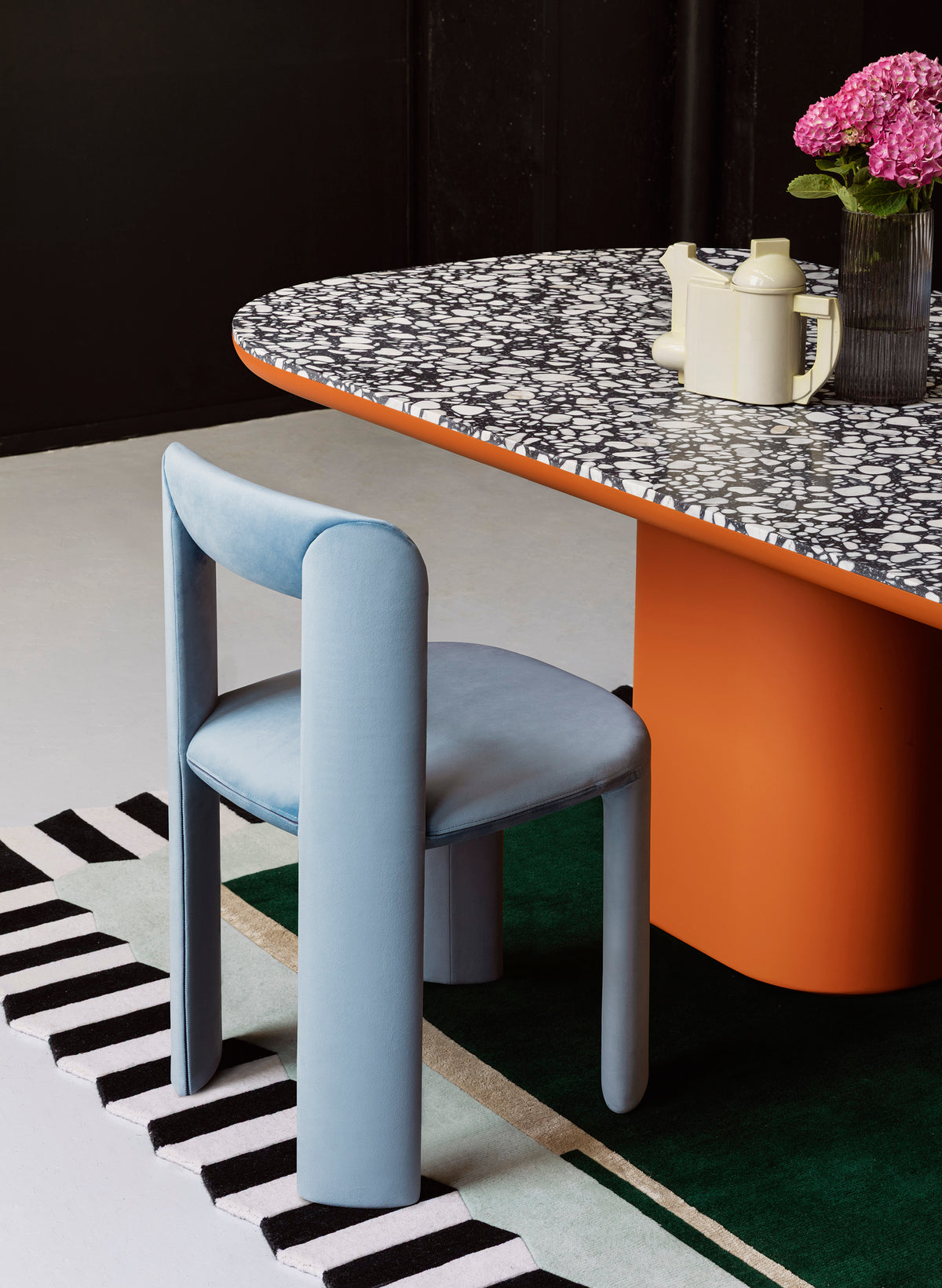 Amia Armchair