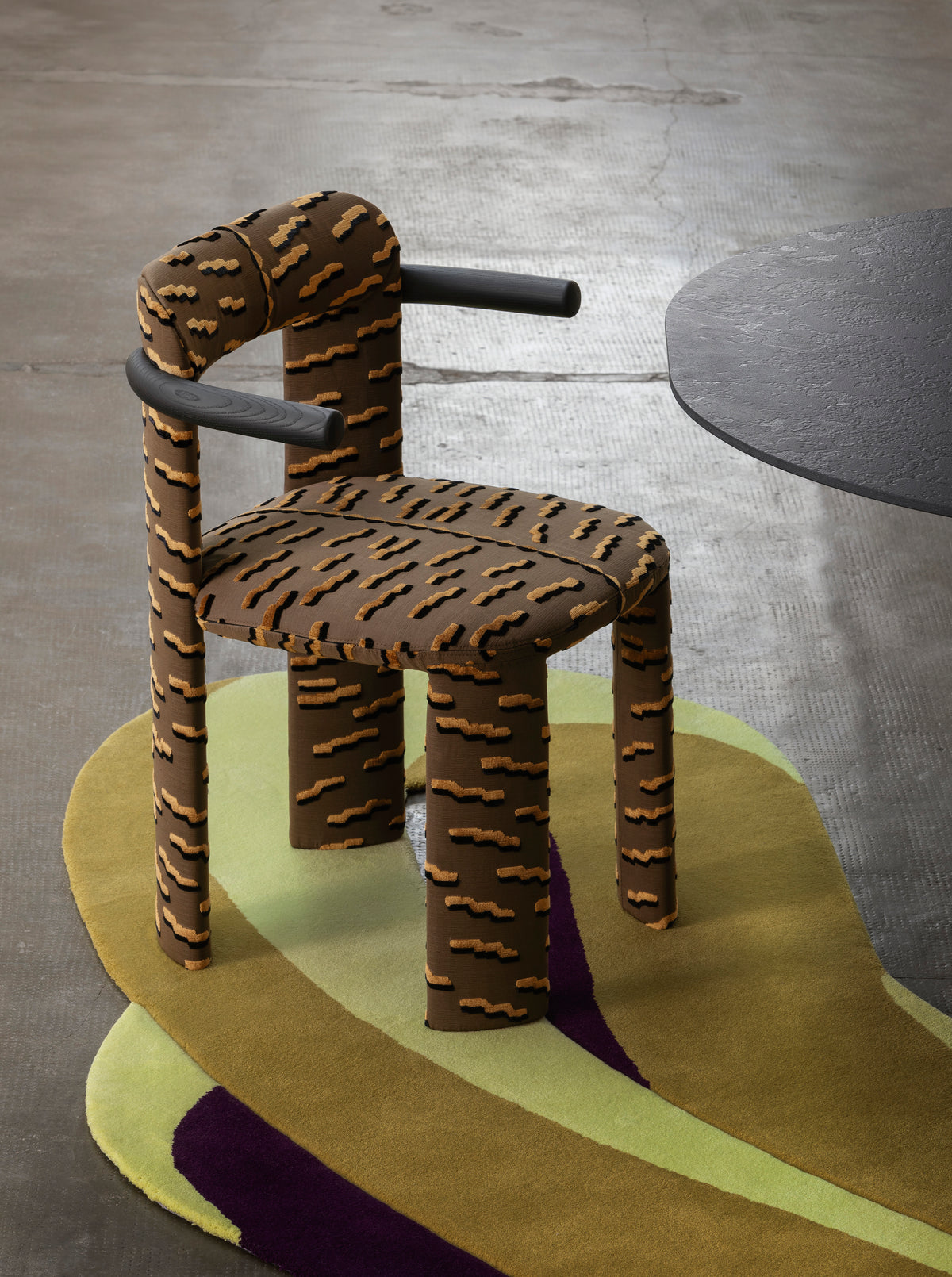 Amia Armchair