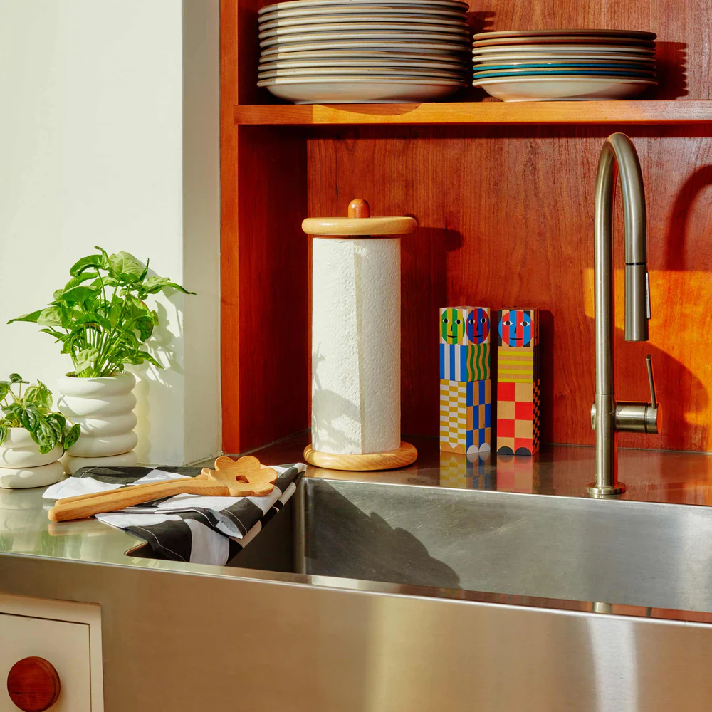 Spool paper towel holder (red/yellow)
