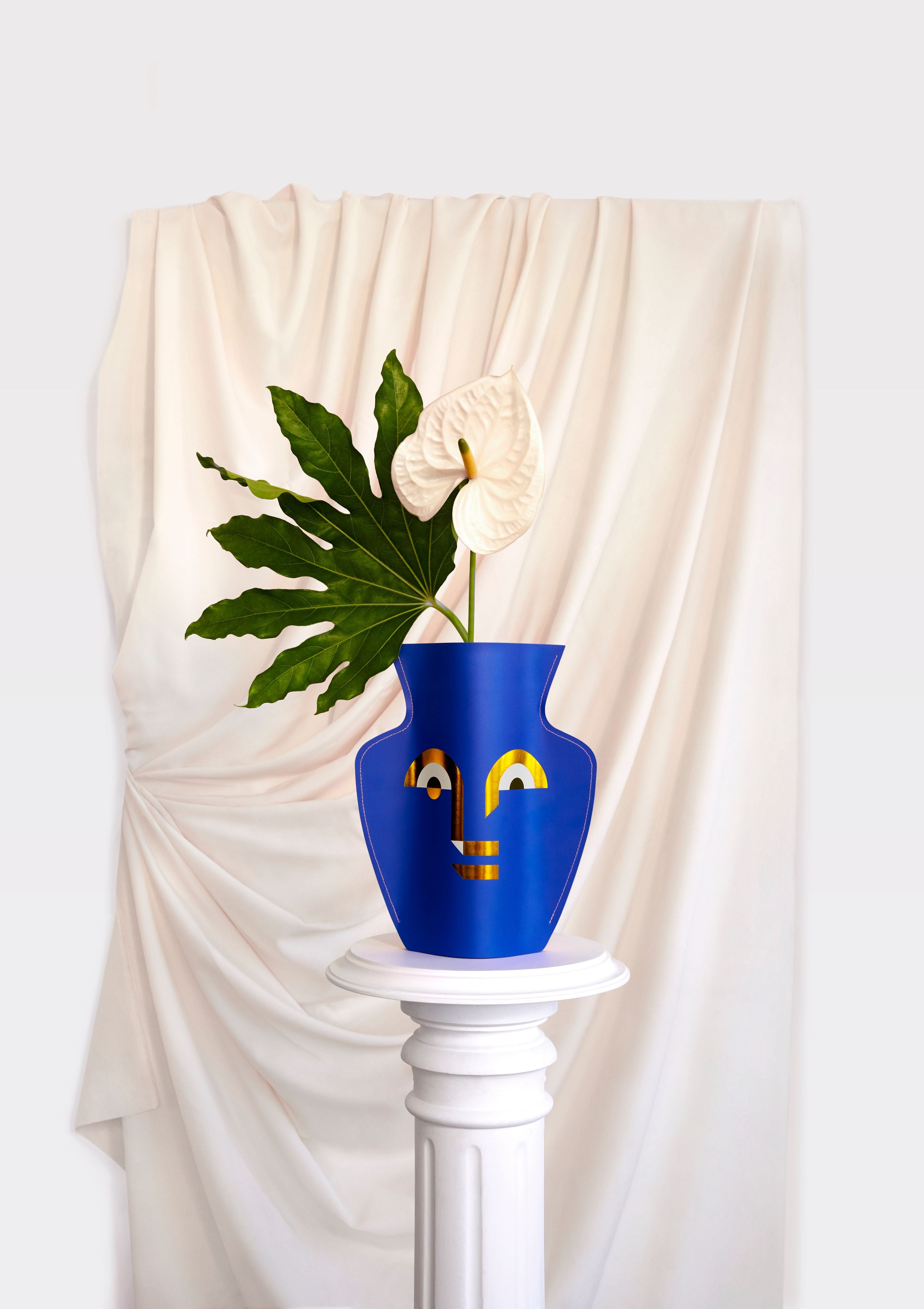 Apollo paper vase