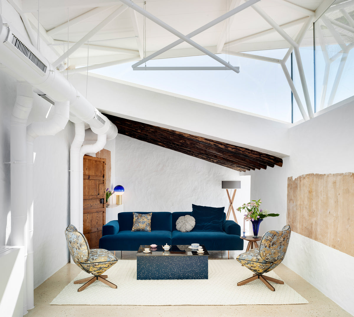 Tiptoe Sofa 250