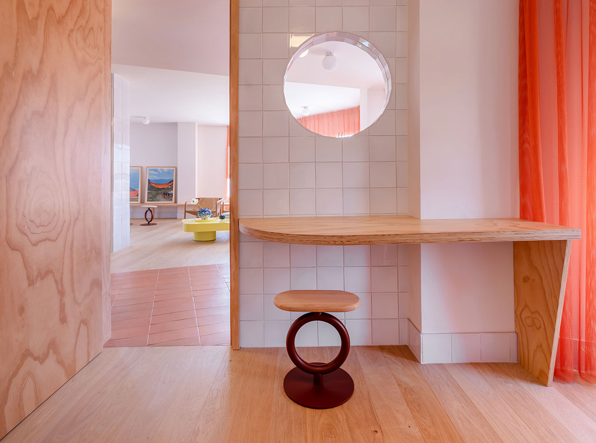 Totem Stool 67