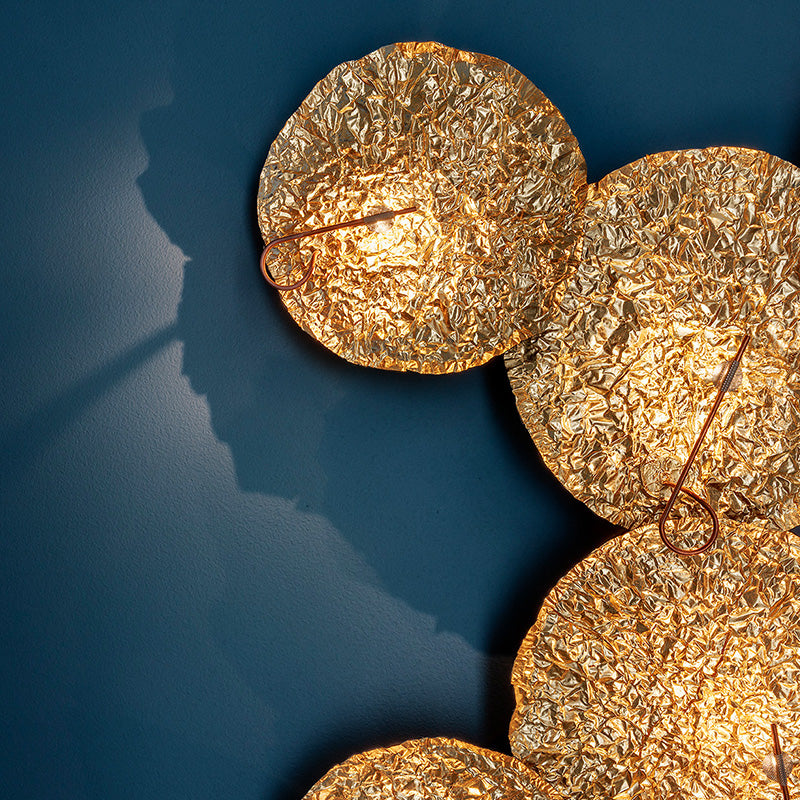 Catellani & Smith Gold Moon Wall Lamp, detail of the gold leaf discs