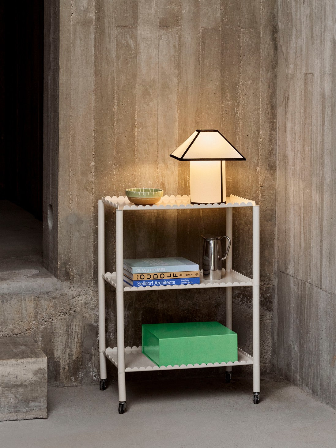 Ava pyramid table lamp 290