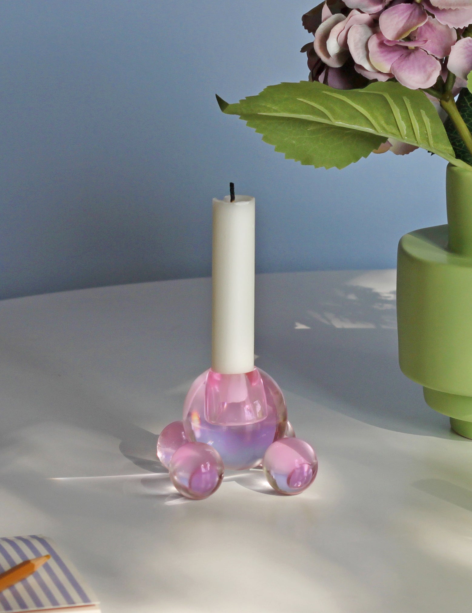 Bubble sphere candlestick pink