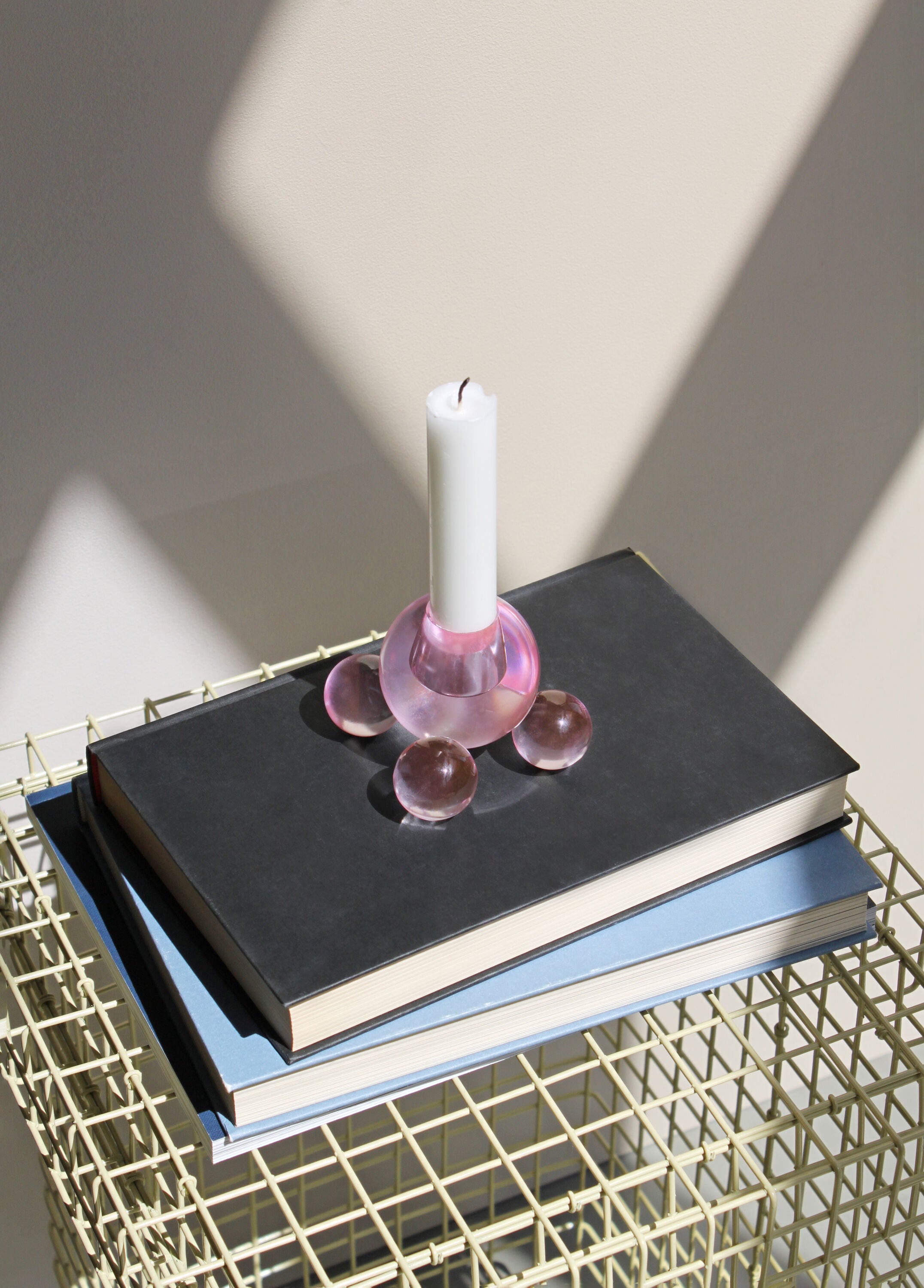 Bubble sphere candlestick pink