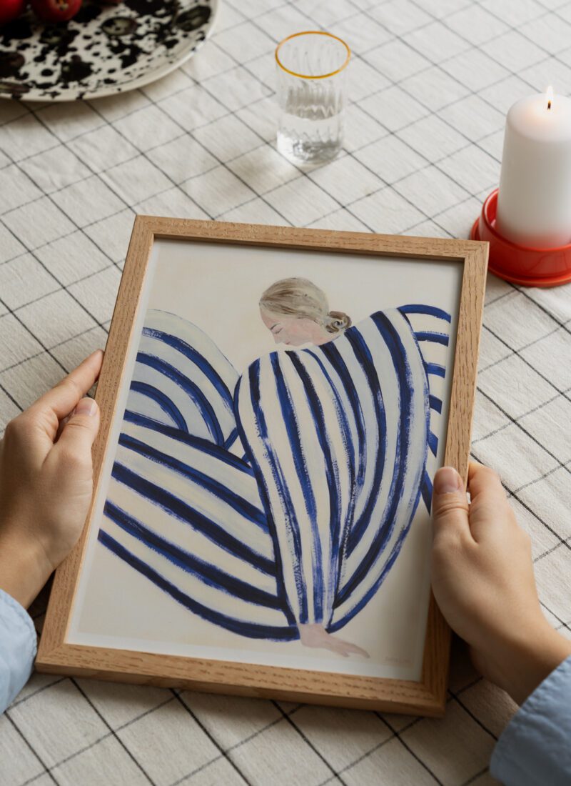 Sofia Lind - Blue stripe at concorde