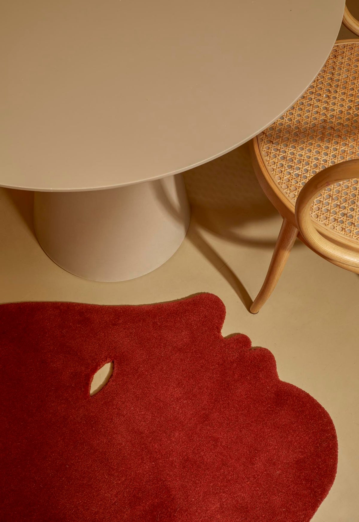 Nani Marquina Talk Talk M Rug in brick by Jaime Hayon in an interior
