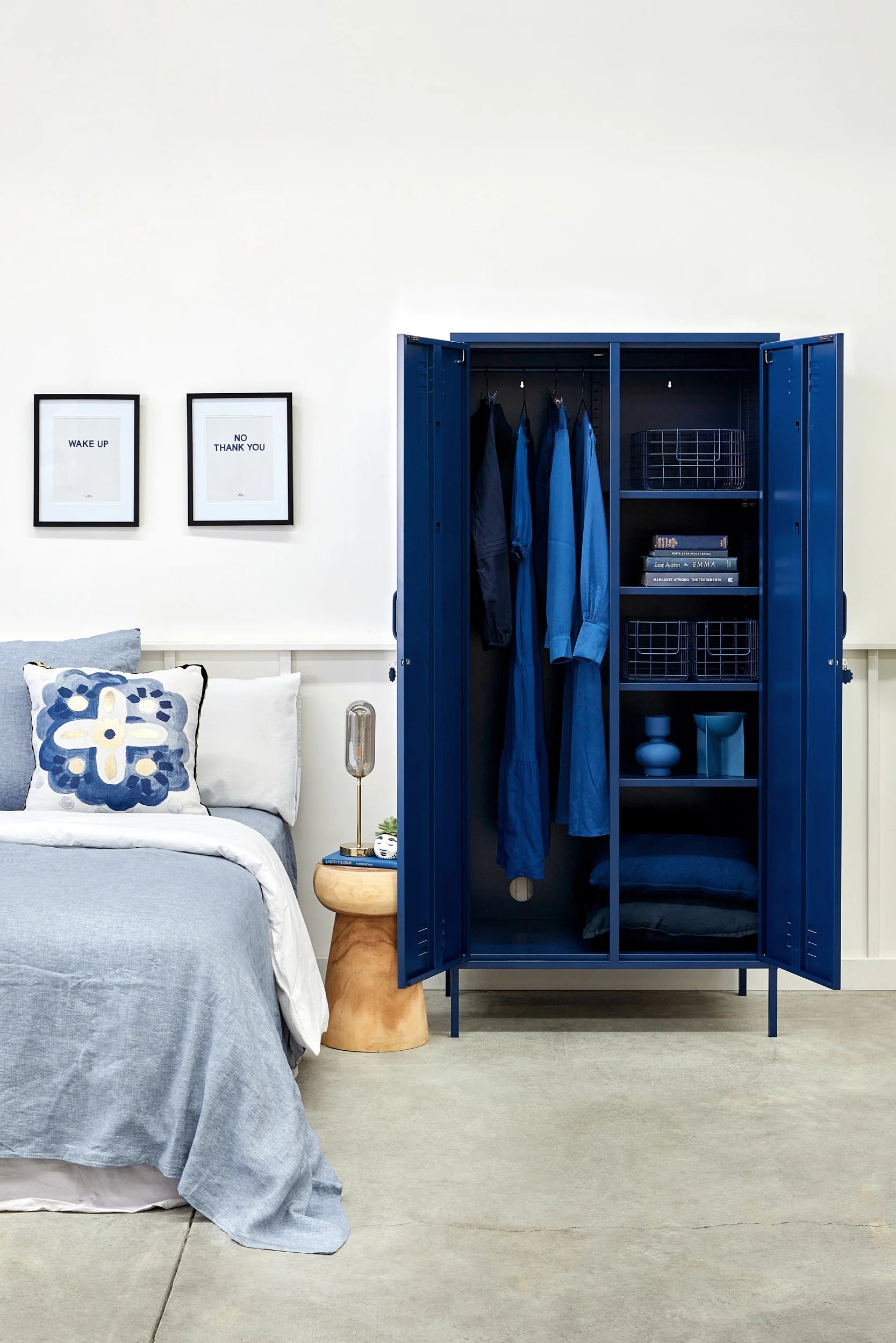 #color_navy