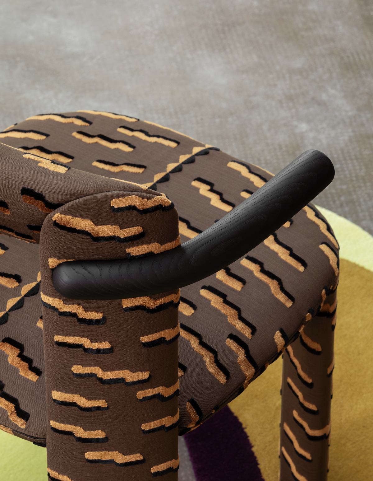 Amia Armchair