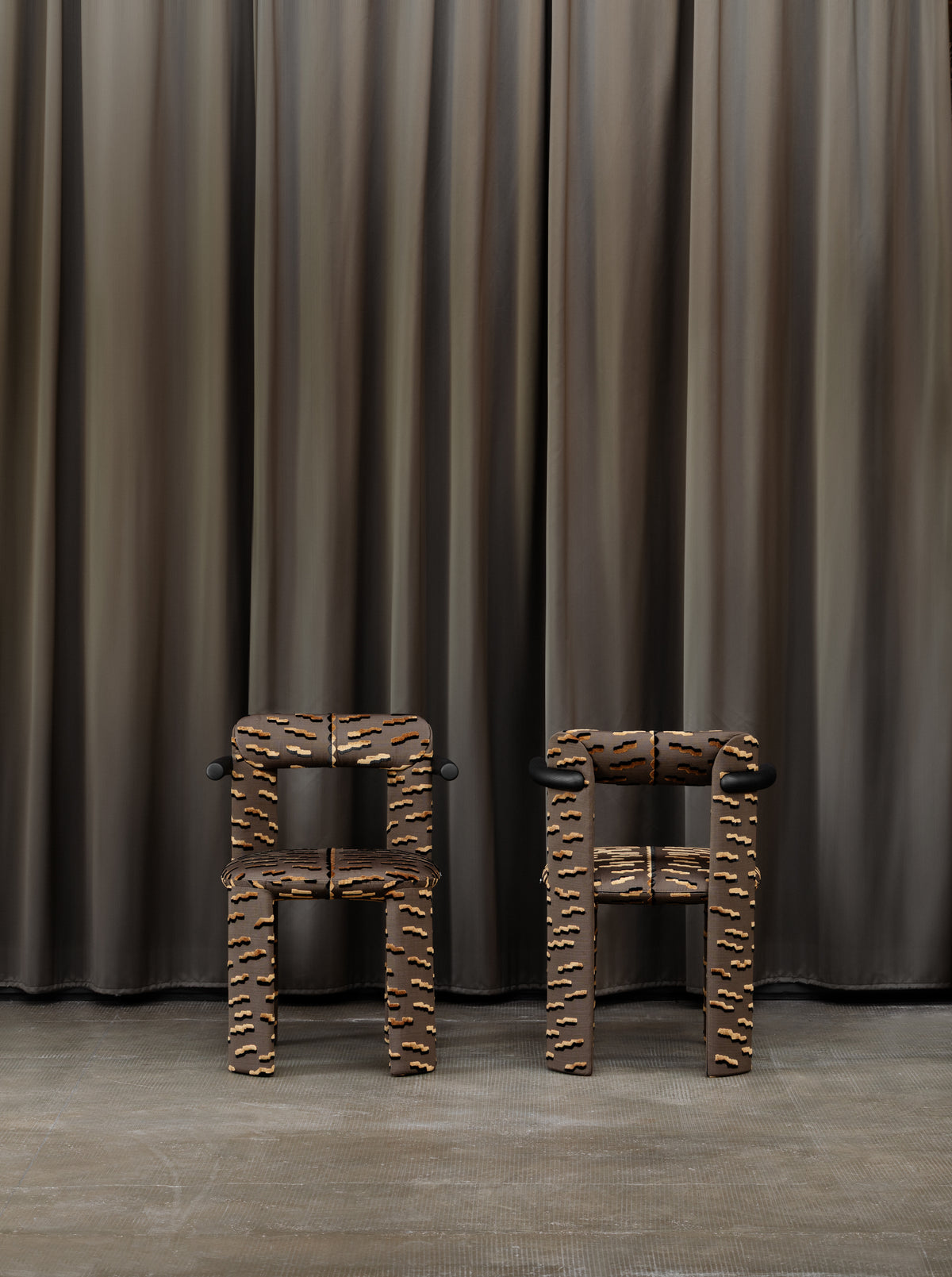 Amia Armchair