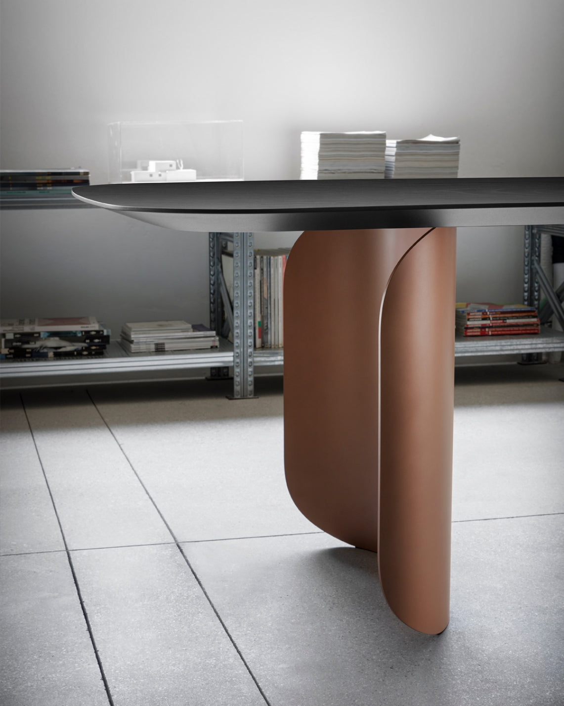 Miniforms Barry Dining Table leg detail