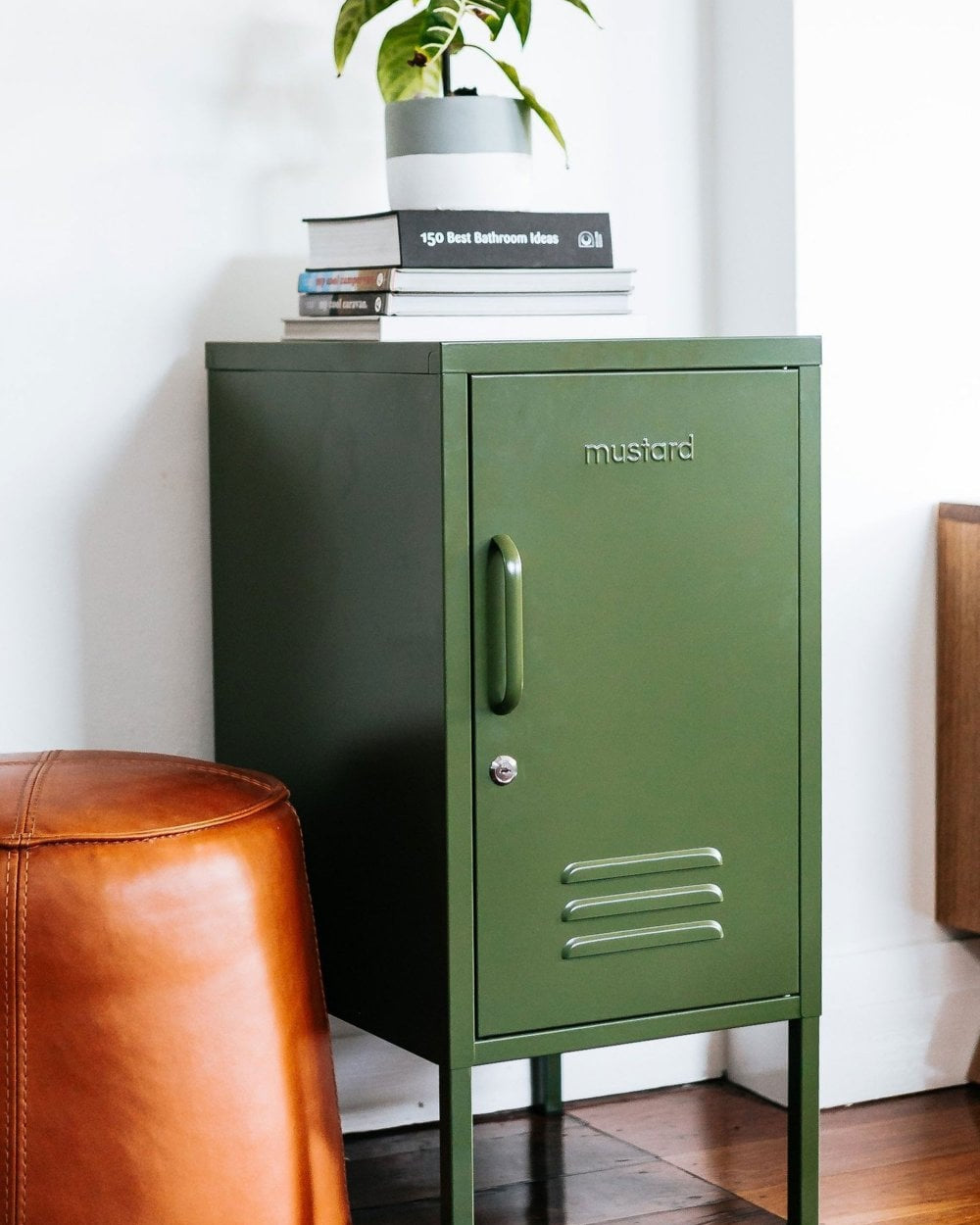 The Shorty in olive